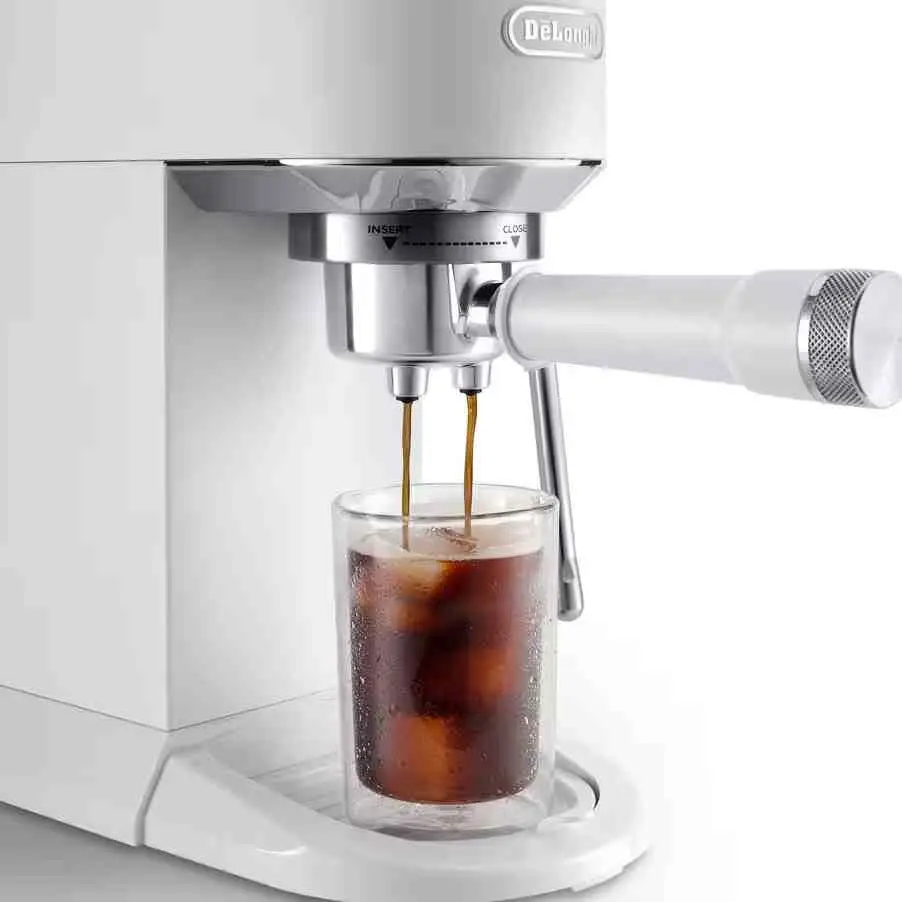 Cafetieră electrică DeLonghi EC890WI, alb