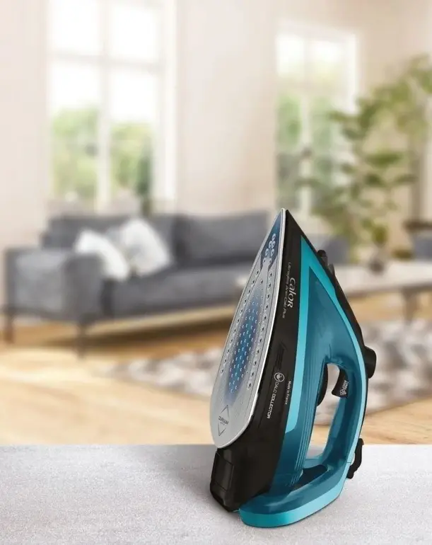 Fier de călcat Tefal FV6832E0, negru/albastru
