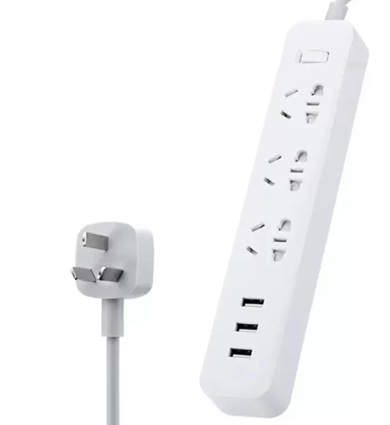 Protecție împotriva supratensiunii Xiaomi Mi Power Strip 3 USB, alb