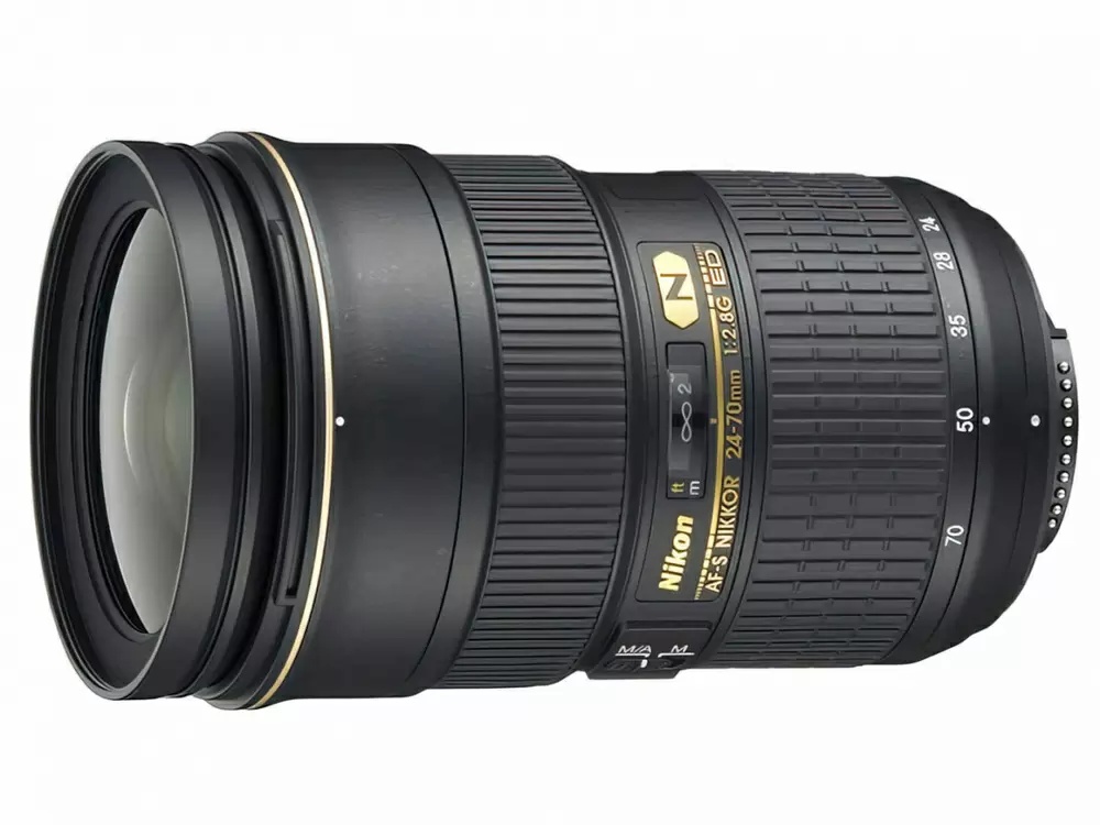 Объектив Nikon AF-S Nikkor 24-70mm f/2.8G ED, черный