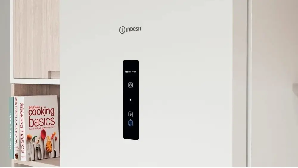 Холодильник Indesit ITI 5201 W, белый