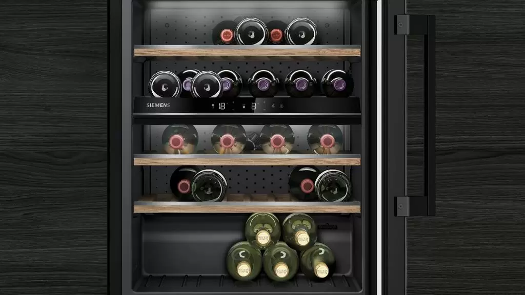 Встраиваемый винный шкаф Siemens KU21WAHG0, черный