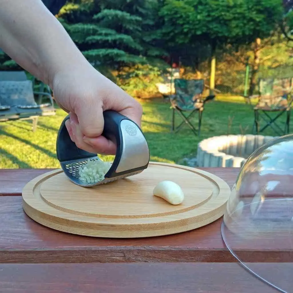 Presă pentru usturoi Tadar Garlic Press, negru