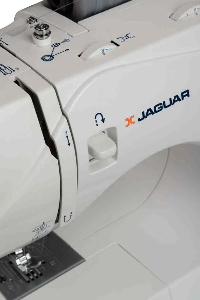 Mașină de cusut Jaguar FS-8400, alb