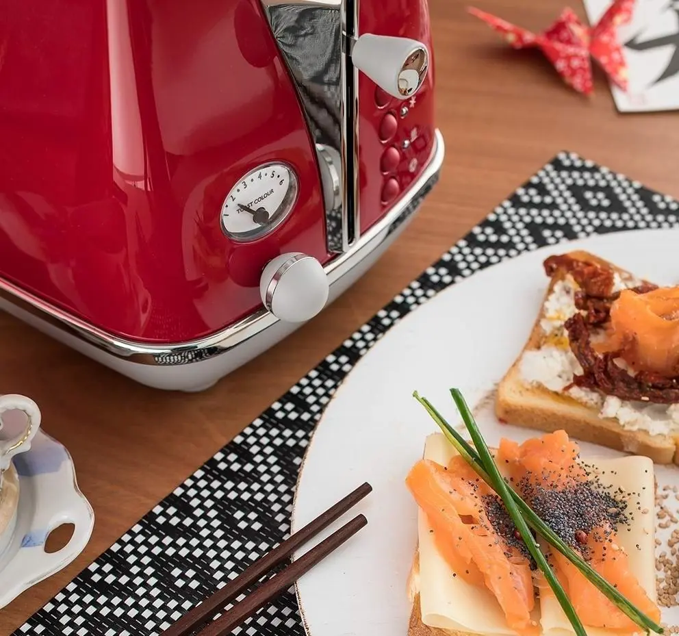 Prăjitor de pâine DeLonghi CTOC 2103 R, roșu