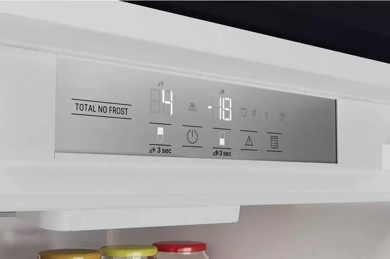 Встраиваемый холодильник Hotpoint-Ariston HAC20 T563