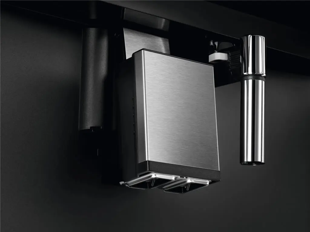 Встраиваемая кофемашина Elecrolux EBC85X, черный на tehnoparc.md Встраиваемая кофемашина Elecrolux EBC85X, черный
