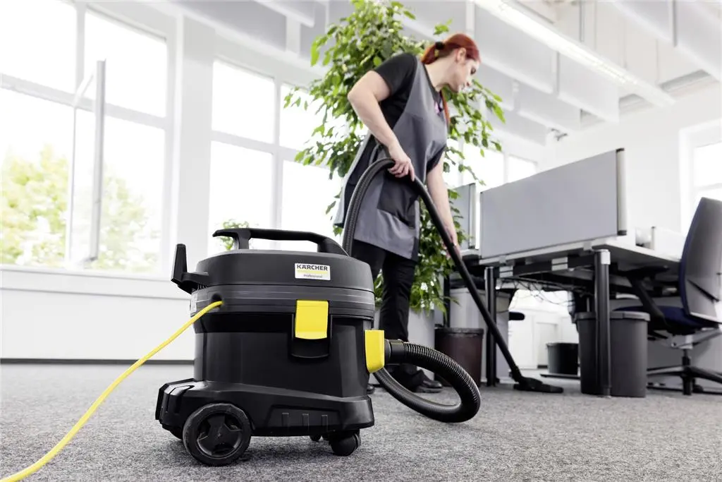 Пылесос для сухой уборки Karcher 1.527-214.0, черный