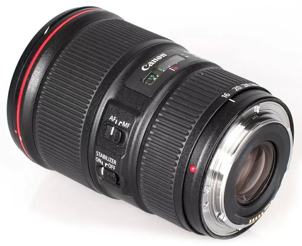 Объектив Canon EF 16-35 mm f/4.0L IS USM, черный