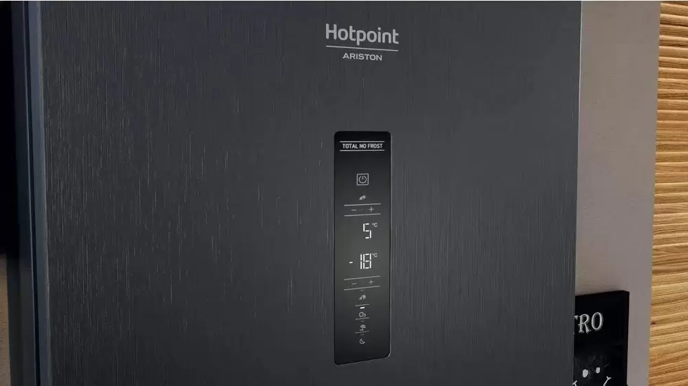 Холодильник Hotpoint-Ariston HTR 8202I BX O3, черный