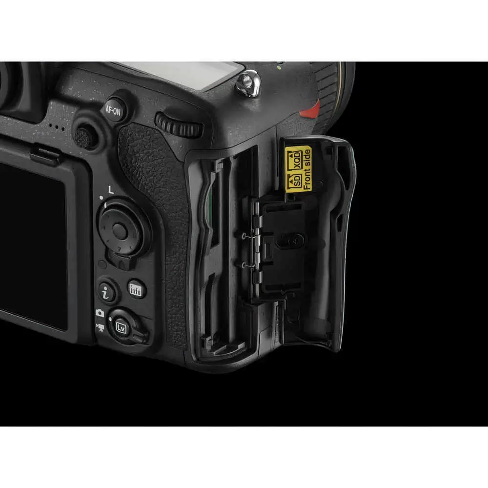 Зеркальный фотоаппарат Nikon D500 Body, черный