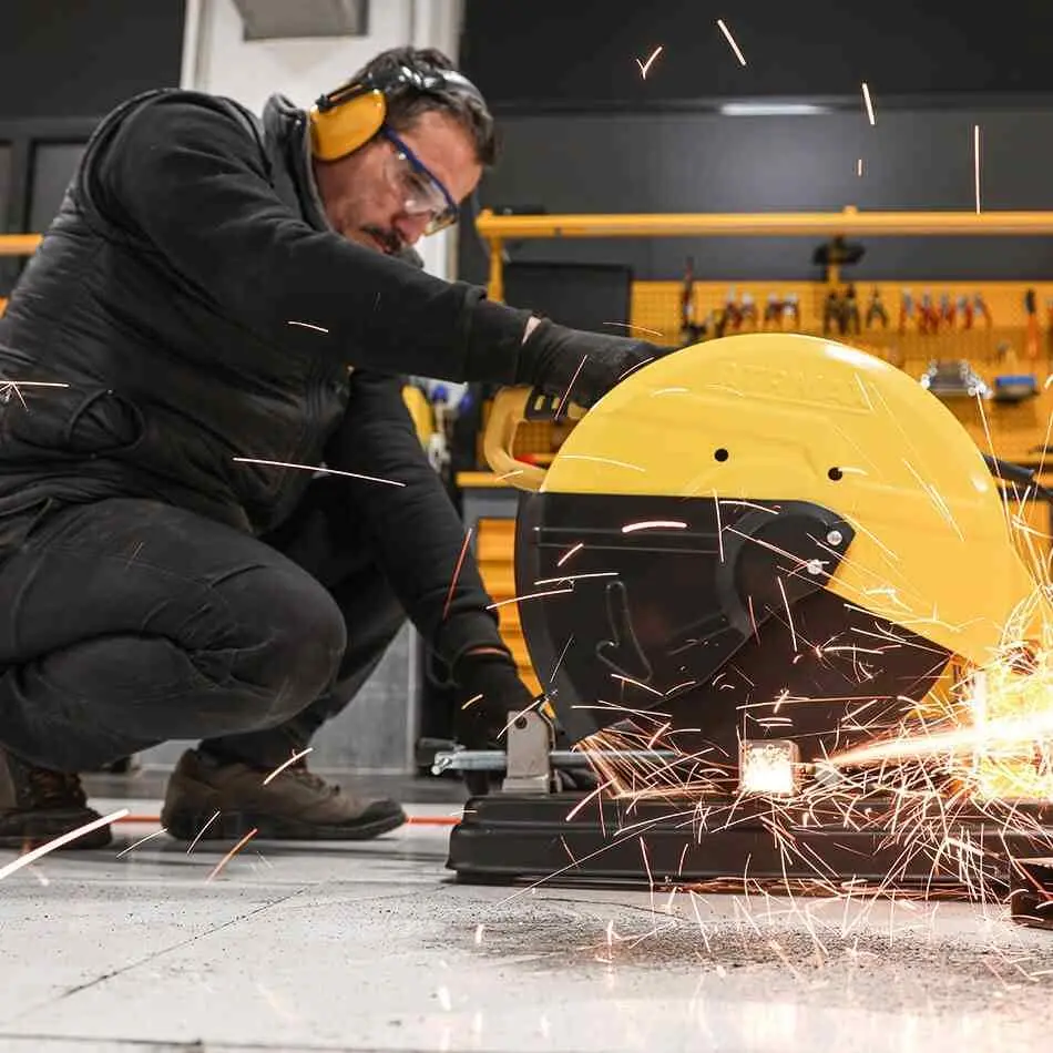 Fierăstrău pentru debitat metal RTRMAX RTM694 pe tehnoparc.md Fierăstrău pentru debitat metal RTRMAX RTM694