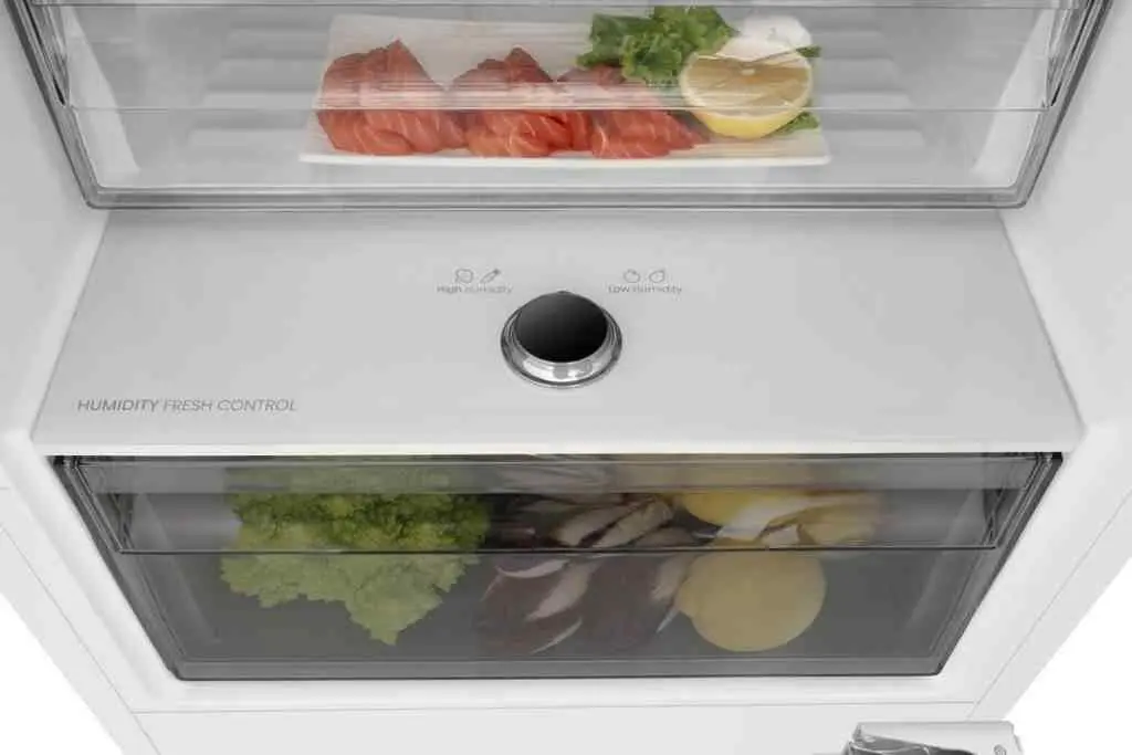 Встраиваемый холодильник Hisense RB3B250SAWE