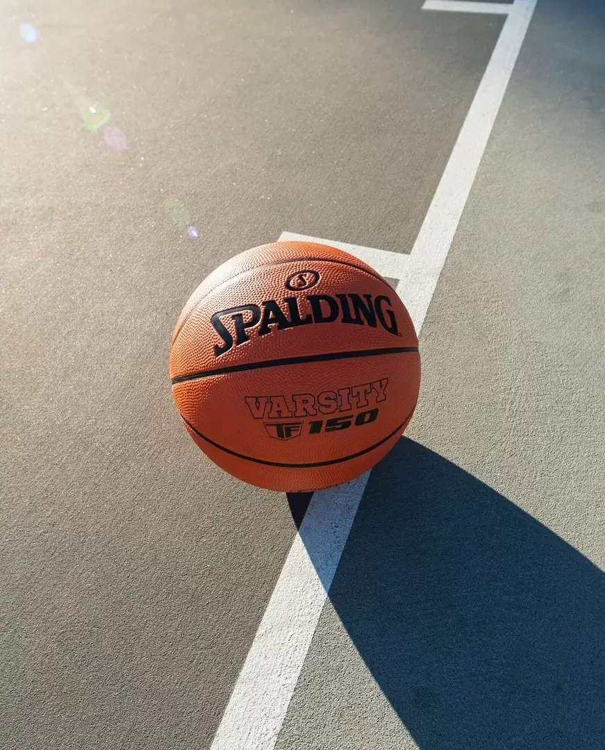 Мяч баскетбольный Spalding Varsity FIBA TF-150