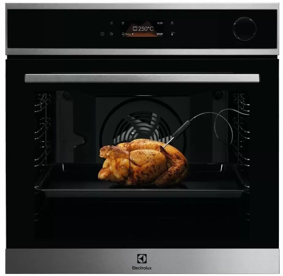 Электрический духовой шкаф Electrolux EOC8P39WX, черный