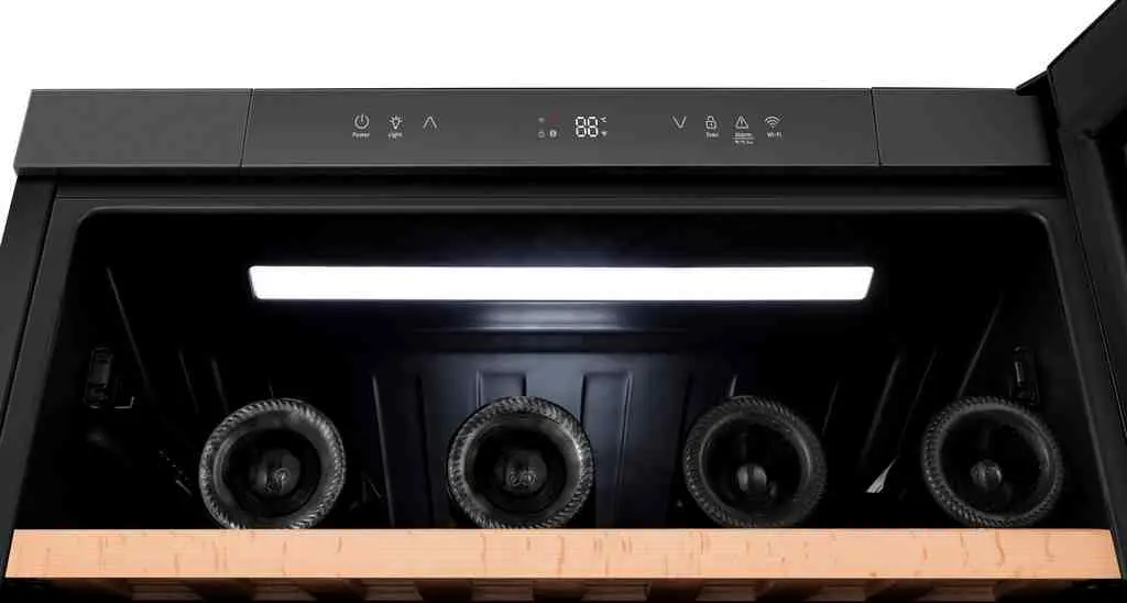Dulap pentru vin Hisense RW3N132GSLF, negru