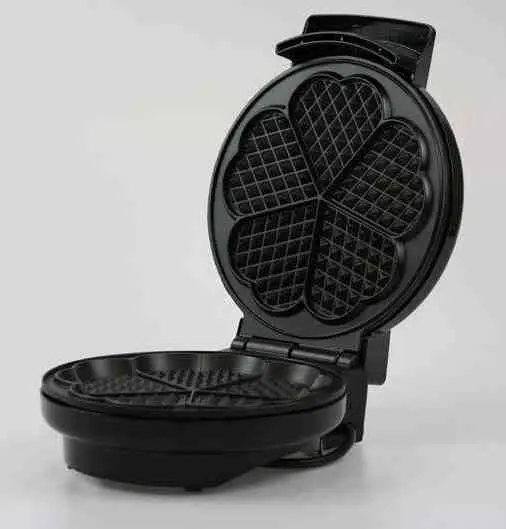 Вафельница Brock WM 3002 BK, черный