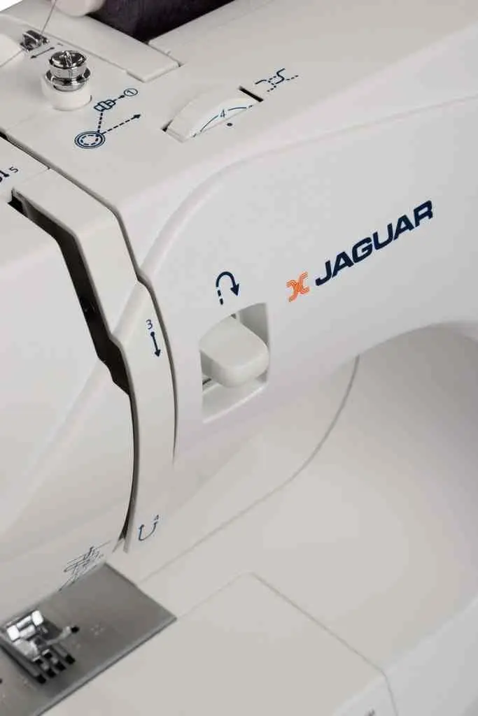 Mașină de cusut Jaguar FS-6200, alb