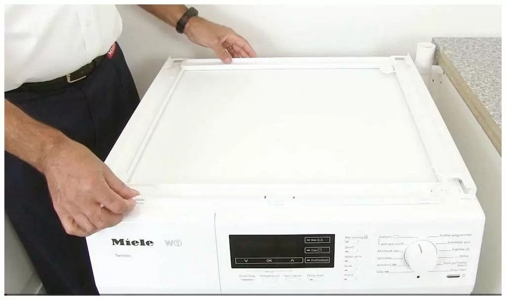 Kit de andocare pentru mașini de spălat Miele WTV 501, alb