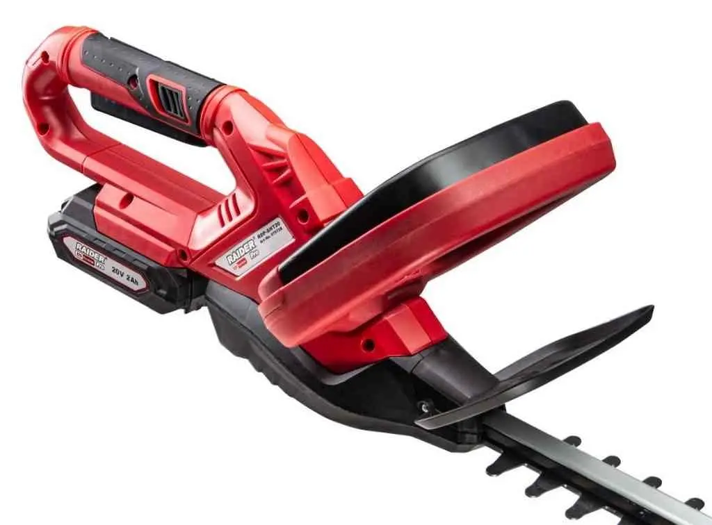 Mașină de tuns gard viu cu acumulator Raider R20 RDP-SHT20 pe tehnoparc.md Mașină de tuns gard viu cu acumulator Raider R20 RDP-SHT20