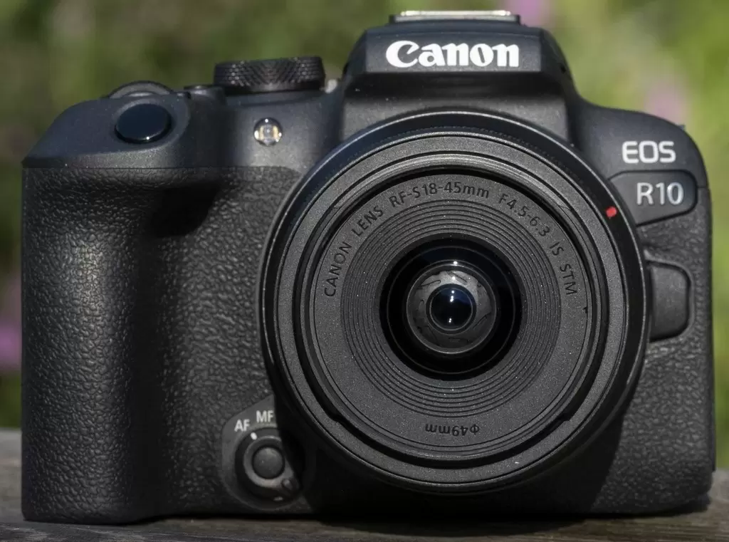 Aparat foto Canon EOS R10 + RF-S 18-45mm f/4.5-6.3 IS STM, Kit