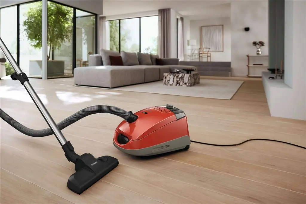 Пылесос для сухой уборки Miele Guard S1 Junior Terra Red, красный на tehnoparc.md Пылесос для сухой уборки Miele Guard S1 Junior Terra Red, красный