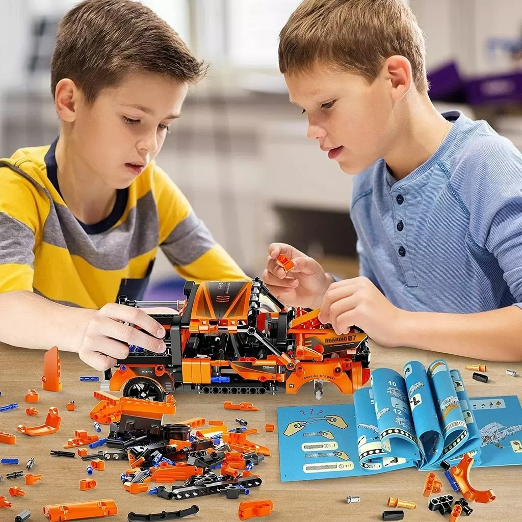 Set de construcție XTech Pull Back Orange Racer 588 pcs