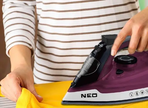 Fier de călcat Neo SI-2251, negru/violet