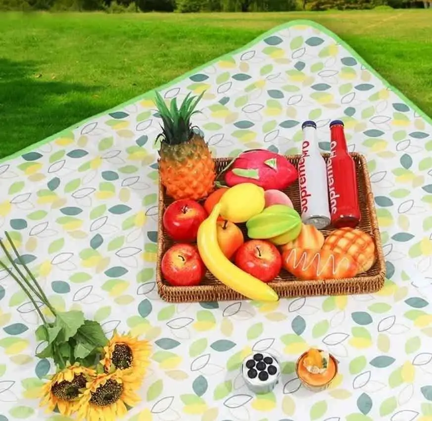 Pătură pentru camping 4Life Oxford Petals 150x200cm pe tehnoparc.md Pătură pentru camping 4Life Oxford Petals 150x200cm