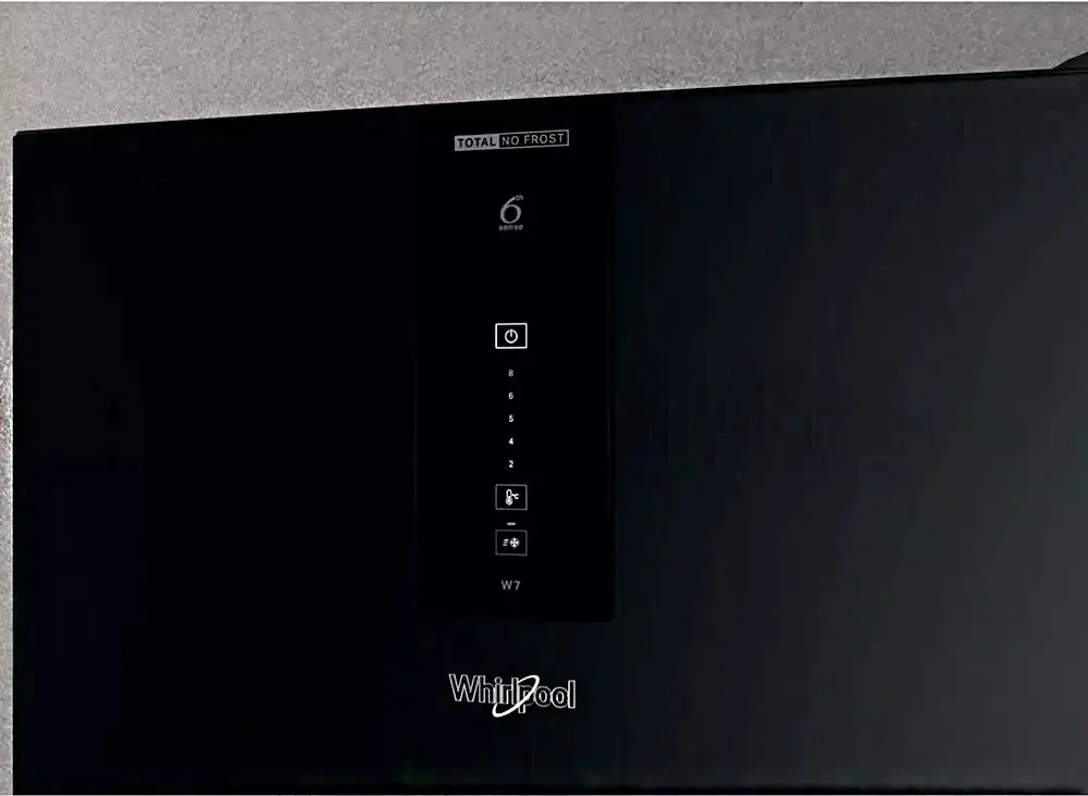 Холодильник Whirlpool W7X 82O K, черный