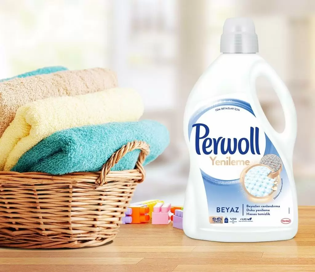 Detergent lichid Perwoll Yenileme White 3L