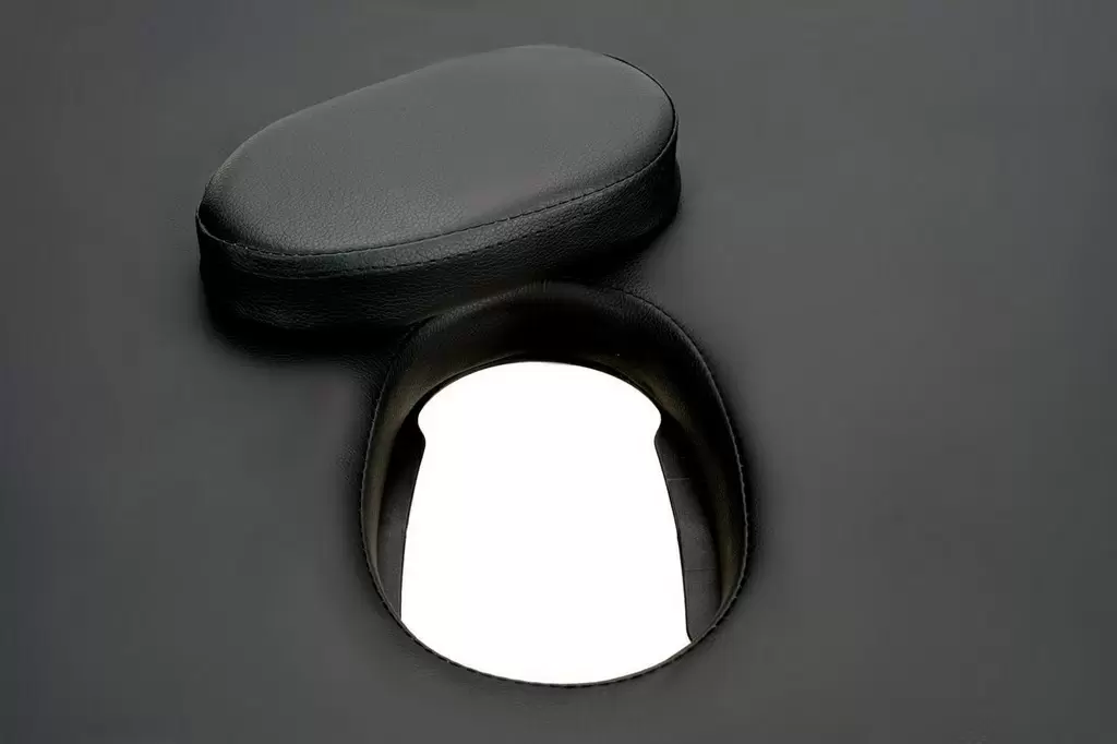 Массажный стол двухсекционный BodyFit 460, черный