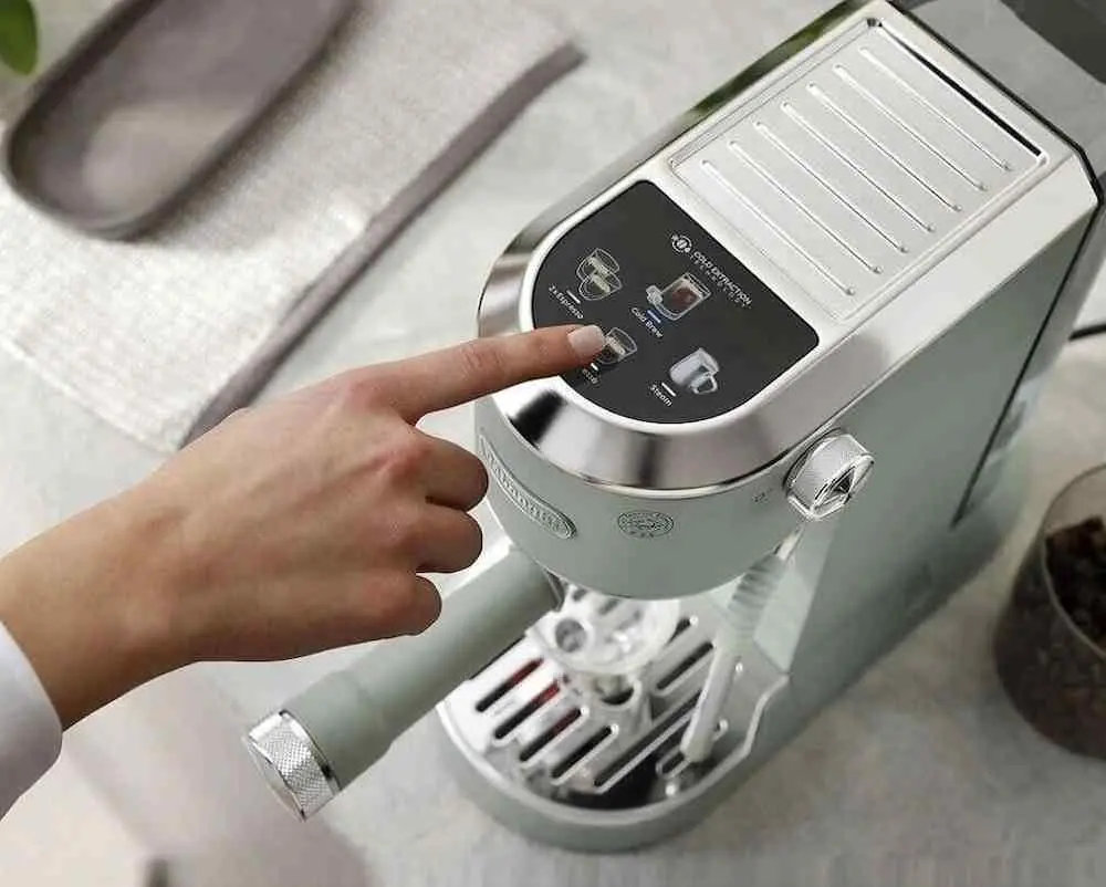 Электрокофеварка DeLonghi EC890GR, зеленый