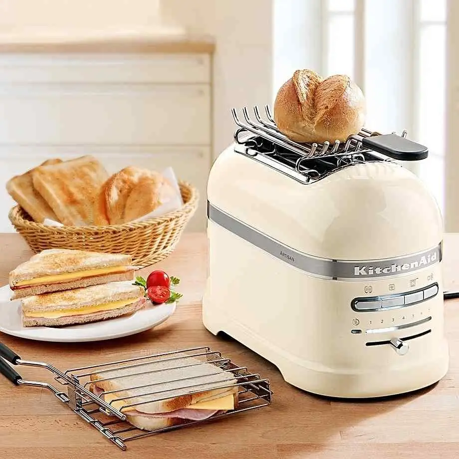 Prăjitor de pâine KitchenAid 5KMT2204EAC, cremă