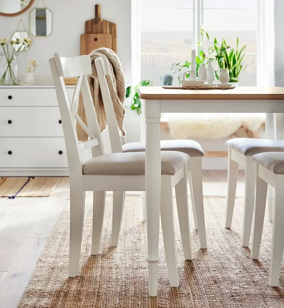 Стул IKEA Ingolf, белый/халларп бежевый